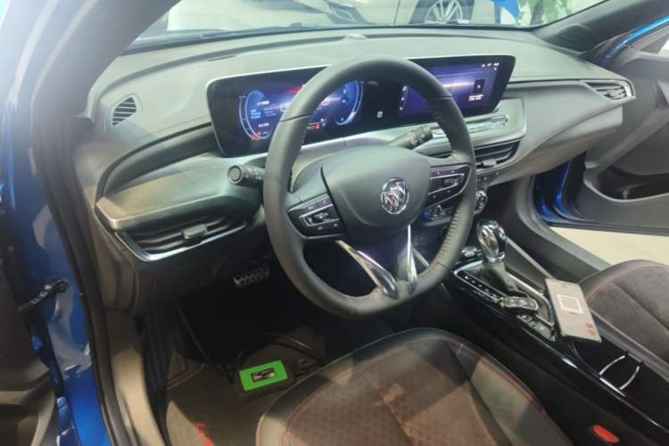 Used Buick Verano 2022 Pro GS Gale Edition Center Console