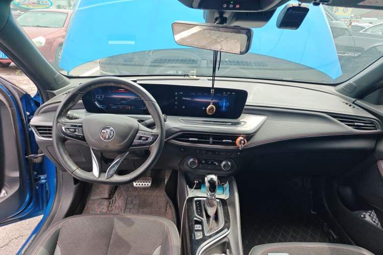 Used Buick Verano 2022 Pro GS Gale Edition Center Console