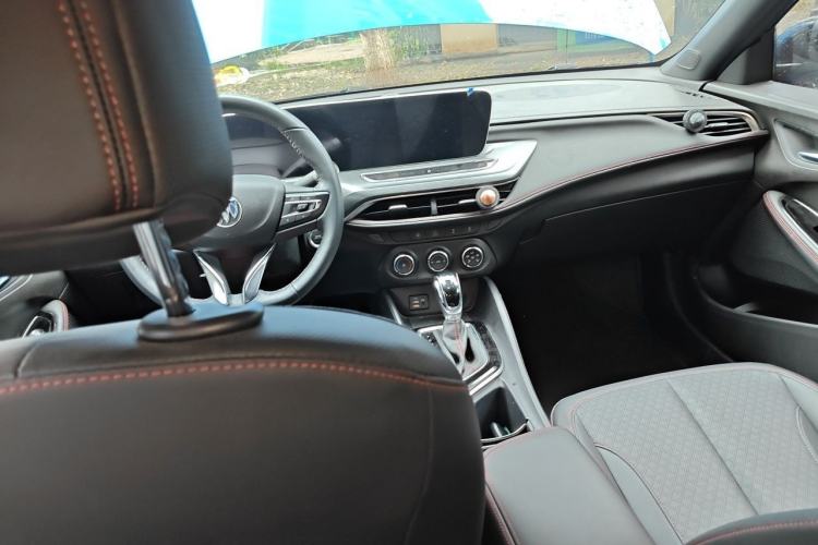 Used Buick Verano 2022 Pro GS Wind-Chasing Edition Center Console