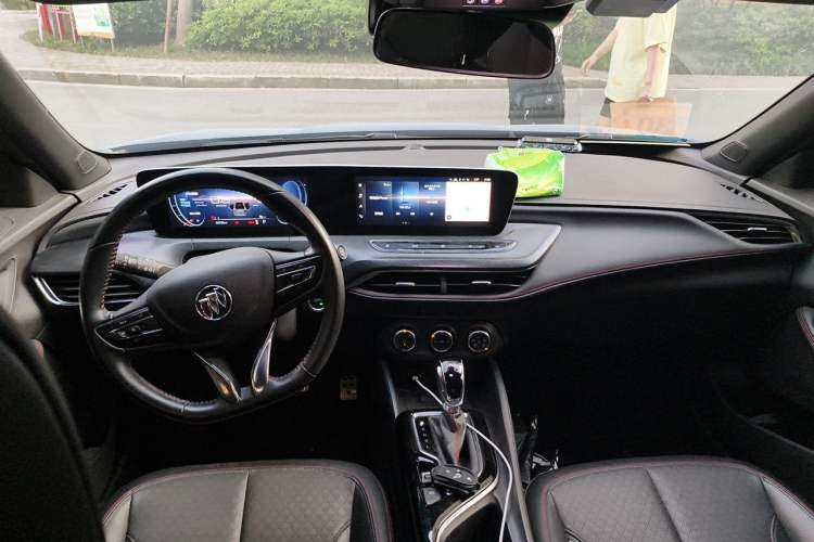 Used Buick Verano 2022 Pro GS Wind-Chasing Edition Center Console