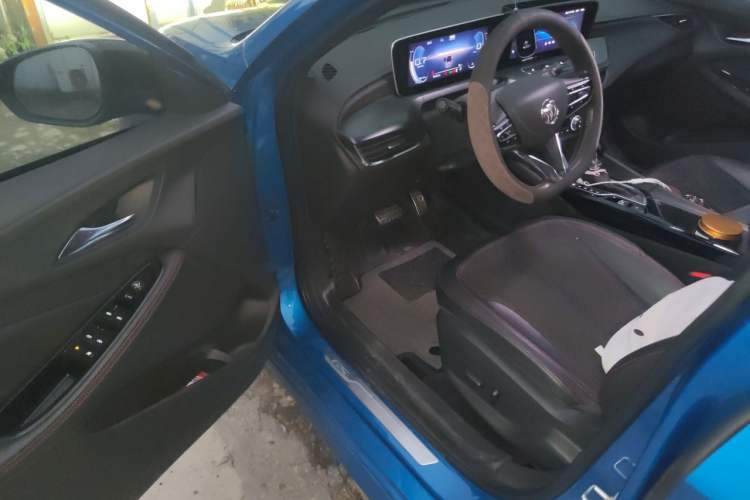 Used Buick Verano 2022 Pro GS Gale Edition Driver Seat