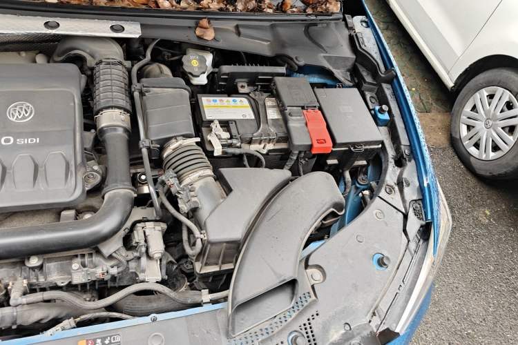 Used Buick Verano 2022 Pro GS Wind-Chasing Edition Engine Bay Left