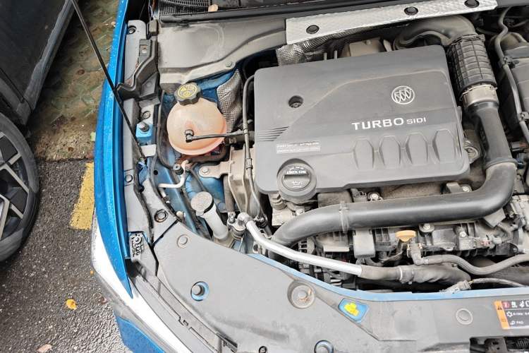 Used Buick Verano 2022 Pro GS Wind-Chasing Edition Engine Bay Right