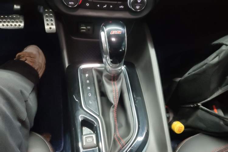 Used Buick Verano 2022 Pro GS Gale Edition Gear Lever