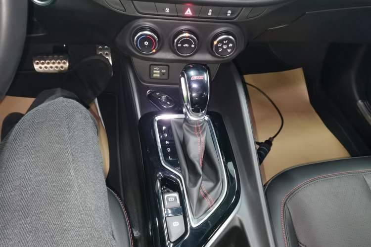 Used Buick Verano 2022 Pro GS Wind-Chasing Edition Gear Lever