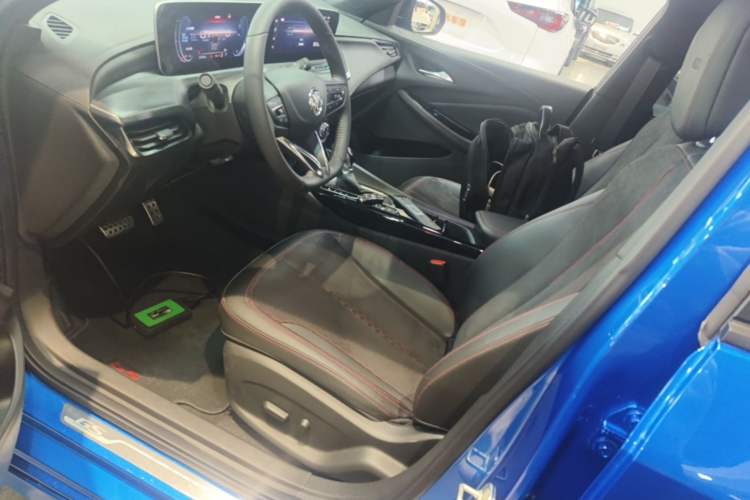 Used Buick Verano 2022 Pro GS Gale Edition Left Front Seat