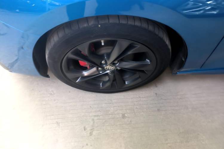 Used Buick Verano 2022 Pro GS Gale Edition Left Front Wheel Hub