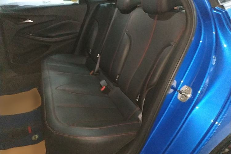 Used Buick Verano 2022 Pro GS Wind-Chasing Edition Left Rear Seat