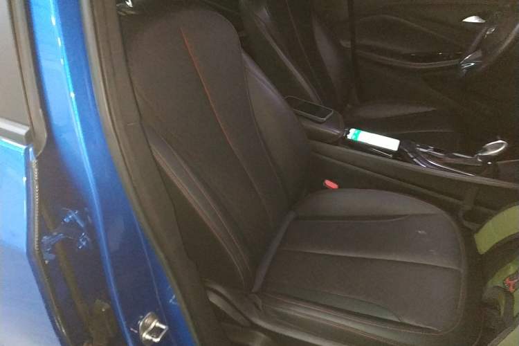 Used Buick Verano 2022 Pro GS Wind-Chasing Edition Right Front Seat