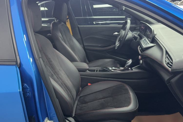 Used Buick Verano 2022 Pro GS Gale Edition Right Front Seat