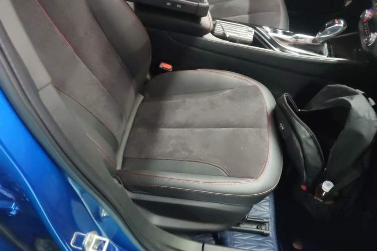 Used Buick Verano 2022 Pro GS Gale Edition Right Front Seat