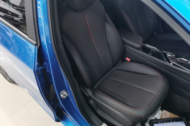 Used Buick Verano 2022 Pro GS Wind-Chasing Edition Right Front Seat