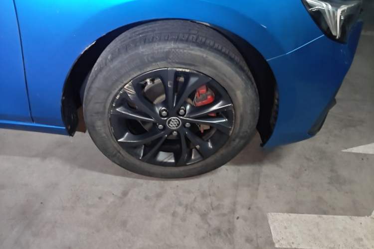 Used Buick Verano 2022 Pro GS Wind-Chasing Edition Right Front Wheel Hub