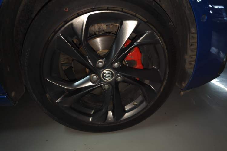 Used Buick Verano 2022 Pro GS Gale Edition Right Front Wheel Hub