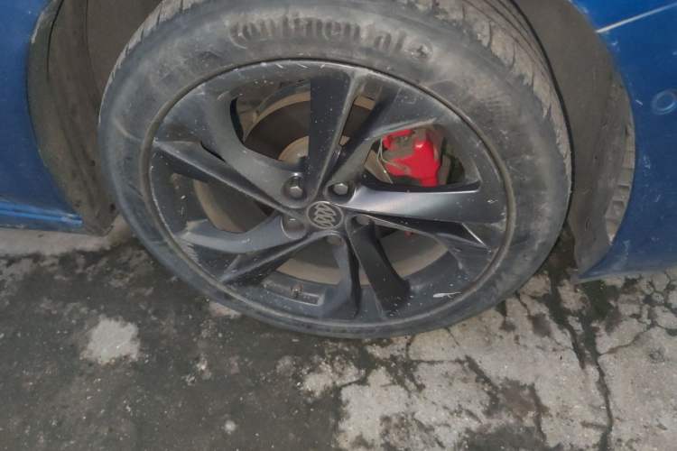 Used Buick Verano 2022 Pro GS Gale Edition Right Front Wheel Hub