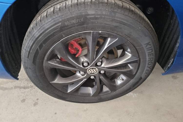 Used Buick Verano 2022 Pro GS Wind-Chasing Edition Right Rear Wheel Hub