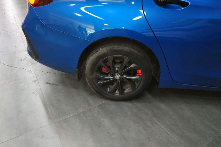 Used Buick Verano 2022 Pro GS Wind-Chasing Edition Right Rear Wheel Hub
