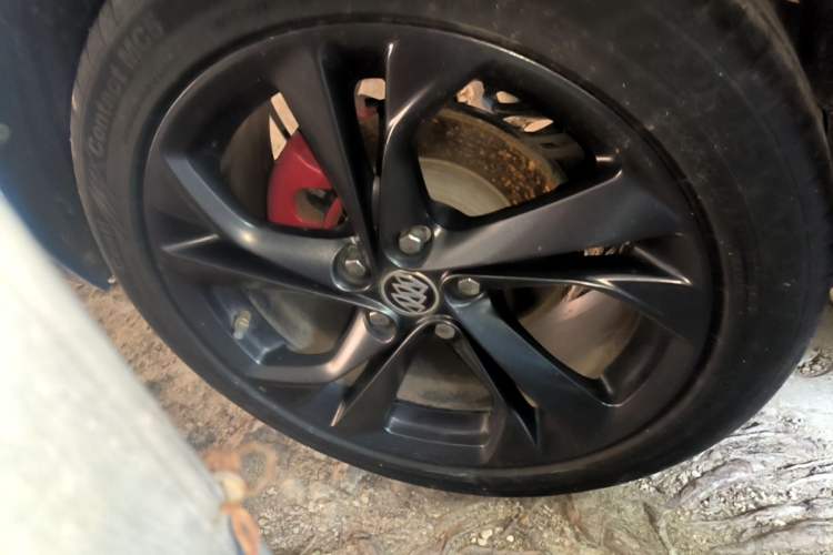 Used Buick Verano 2022 Pro GS Gale Edition Right Rear Wheel Hub