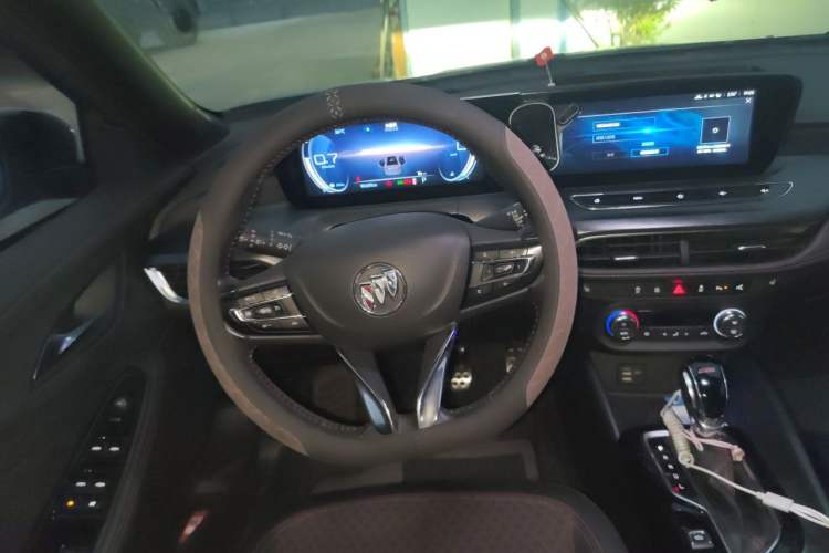 Used Buick Verano 2022 Pro GS Gale Edition Steering Wheel
