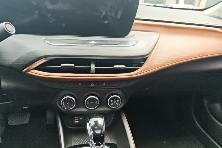 Used Buick Verano 2022 Pro 533T Enjoyment Edition Audio And AC Panel