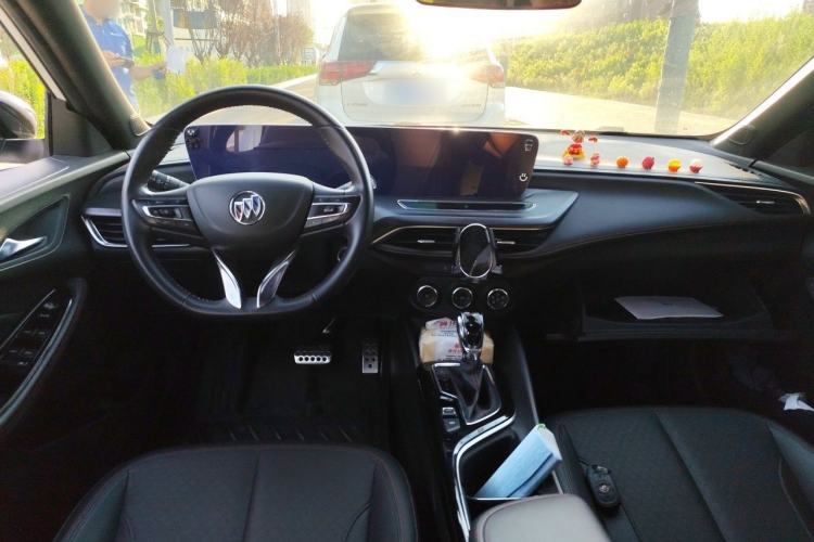 Used Buick Verano 2022 Pro GS Wind-Chasing Edition Center Console