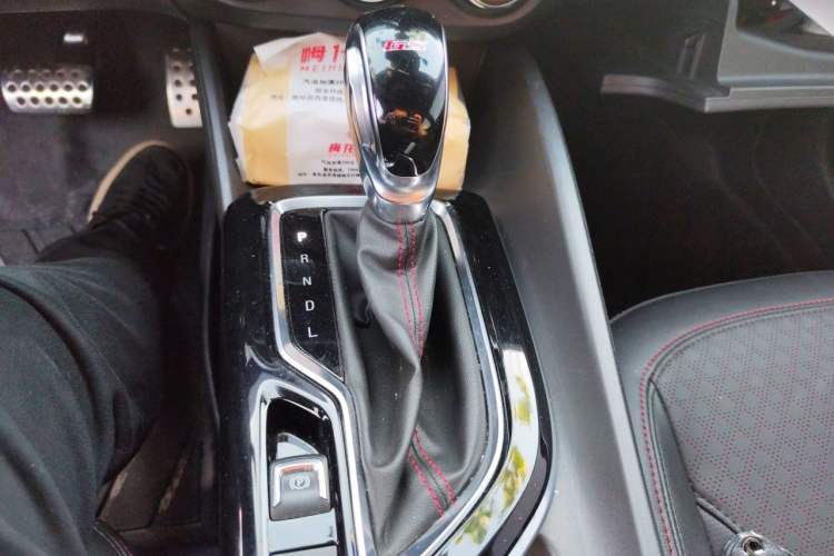 Used Buick Verano 2022 Pro GS Wind-Chasing Edition Gear Lever