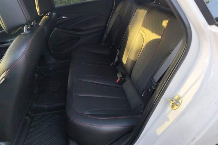 Used Buick Verano 2022 Pro GS Wind-Chasing Edition Left Rear Seat