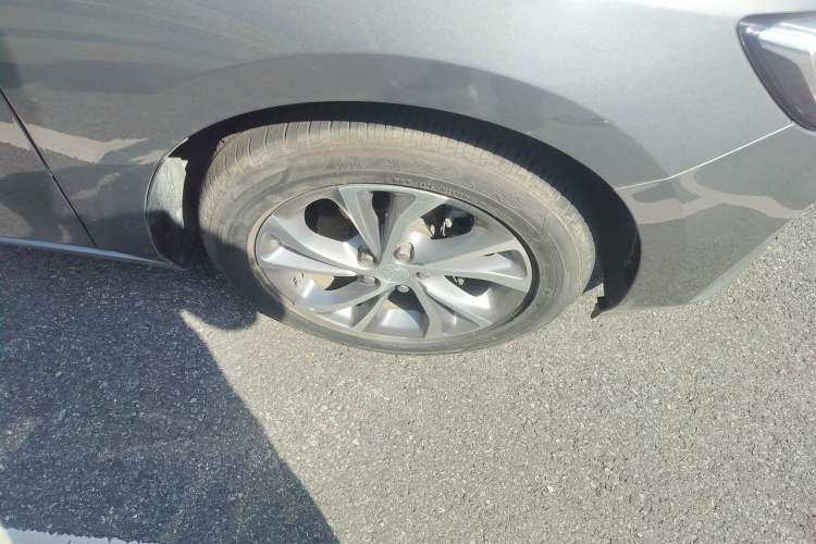 Used Buick Verano 2022 Pro 532T Le Xing Edition Right Front Wheel Hub
