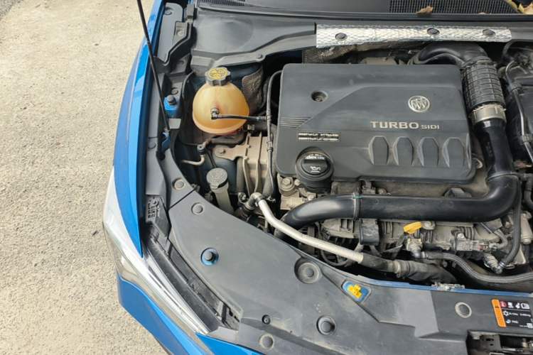 Used Buick Verano 2022 Pro GS Gale Edition Engine Bay Right