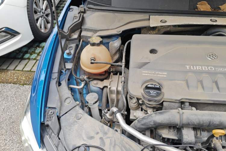 Used Buick Verano 2022 Pro GS Gale Edition Engine Bay Right