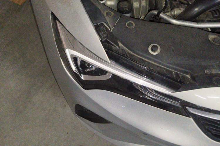 Used Buick Verano 2022 Pro GS Gale Edition Right Front Headlight