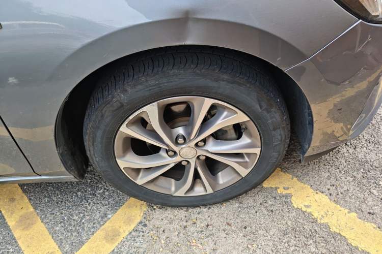Used Buick Verano 2022 Pro 533T Enjoyment Edition Right Front Wheel Hub