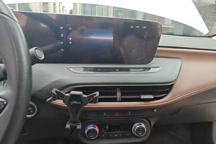 Used Buick Verano 2022 Pro 533T Fun Edition Audio And AC Panel