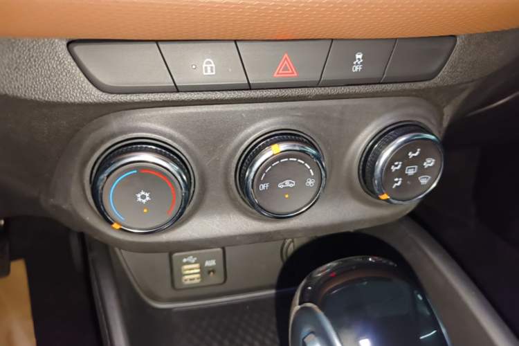 Used Buick Verano 2022 Pro 533T Enjoyment Edition Audio And AC Panel