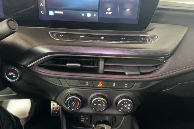 Used Buick Verano 2022 Pro GS Wind-Chasing Edition Audio And AC Panel