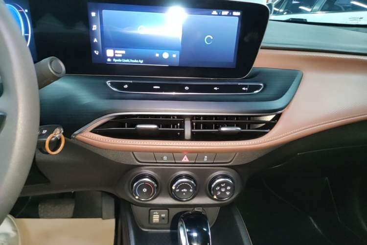 Used Buick Verano 2022 Pro 533T Enjoyment Edition Audio And AC Panel