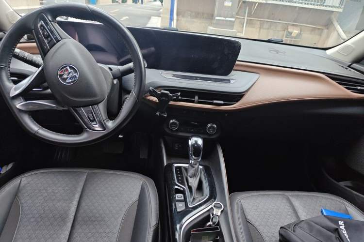 Used Buick Verano 2022 Pro 533T Fun Edition Center Console