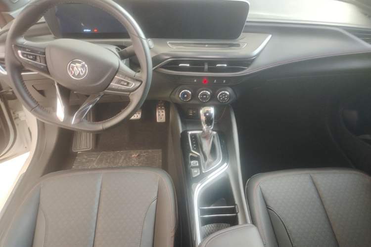 Used Buick Verano 2022 Pro GS Wind-Chasing Edition Center Console