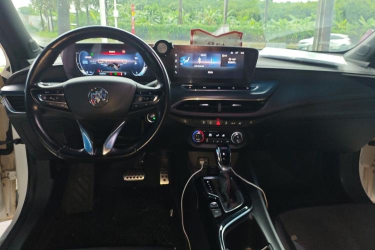 Used Buick Verano 2022 Pro GS Gale Edition Center Console