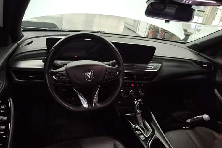 Used Buick Verano 2022 Pro GS Wind-Chasing Edition Center Console
