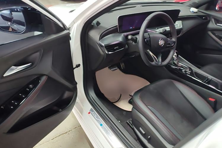 Used Buick Verano 2022 Pro GS Gale Edition Driver Seat