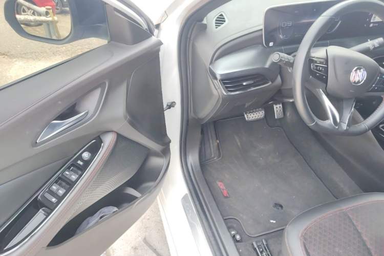 Used Buick Verano 2022 Pro GS Gale Edition Driver Seat
