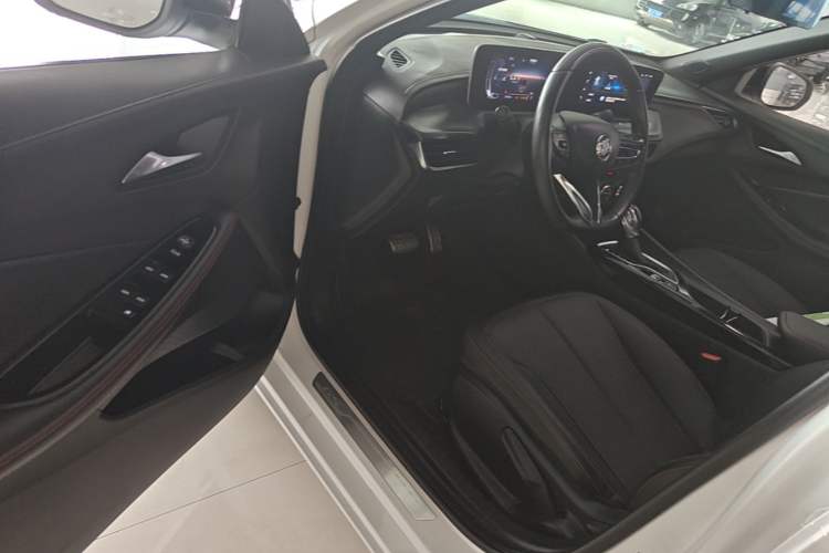 Used Buick Verano 2022 Pro GS Wind-Chasing Edition Driver Seat