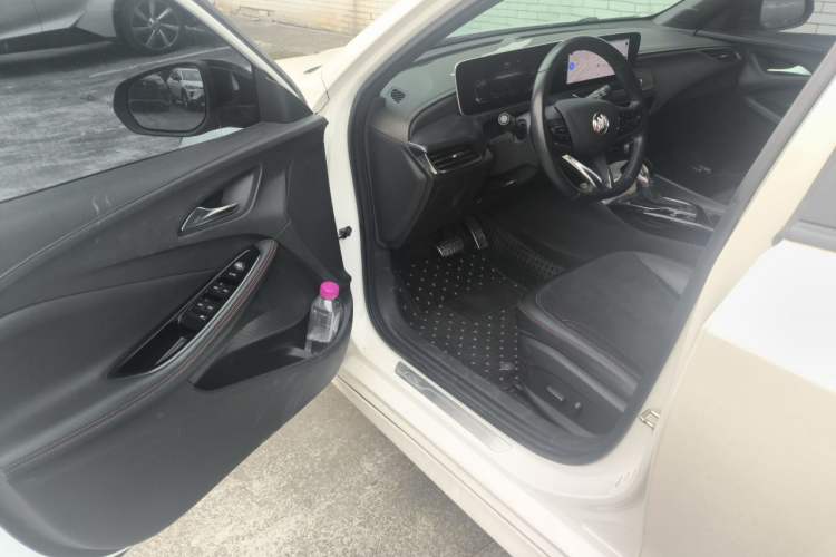 Used Buick Verano 2022 Pro GS Gale Edition Driver Seat