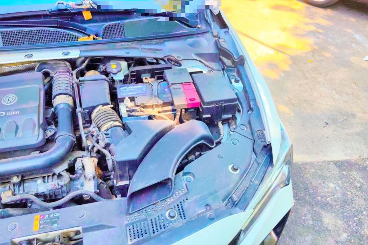 Used Buick Verano 2022 Pro GS Gale Edition Engine Bay Left