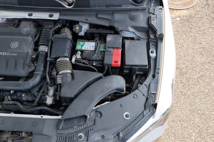 Used Buick Verano 2022 Pro GS Wind-Chasing Edition Engine Bay Left