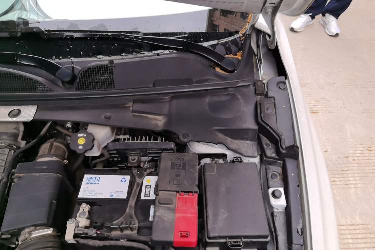 Used Buick Verano 2022 Pro GS Wind-Chasing Edition Engine Bay Left