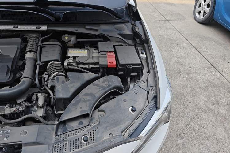 Used Buick Verano 2022 Pro 533T Fun Edition Engine Bay Left
