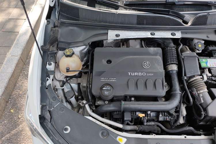 Used Buick Verano 2022 Pro GS Wind-Chasing Edition Engine Bay Right