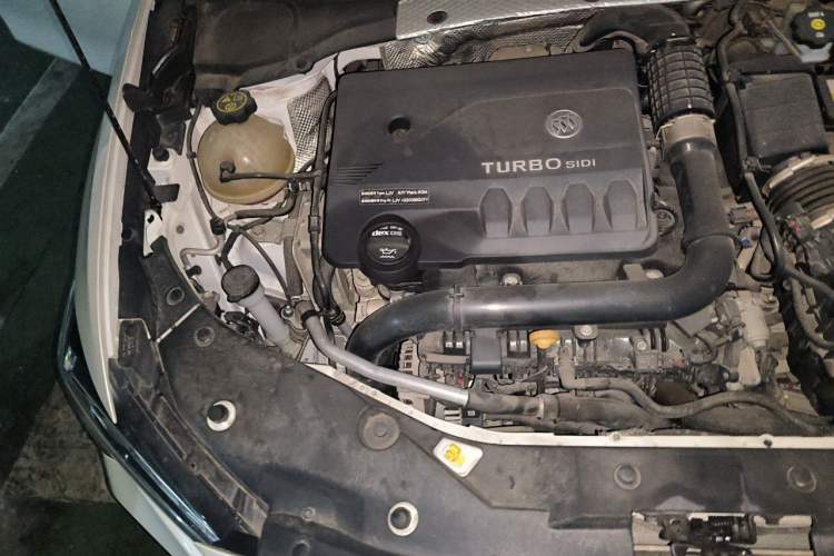 Used Buick Verano 2022 Pro GS Gale Edition Engine Bay Right